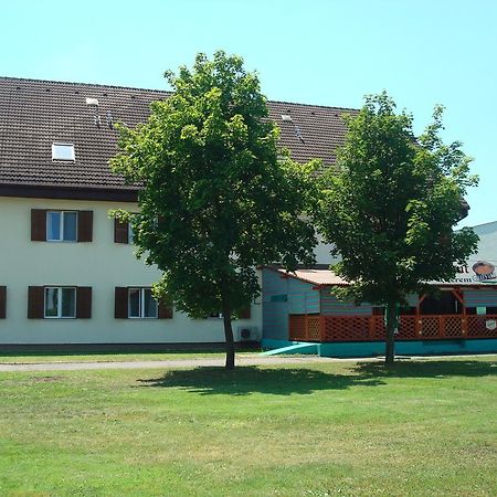Hotel Termal Tiszaújváros Eksteriør billede